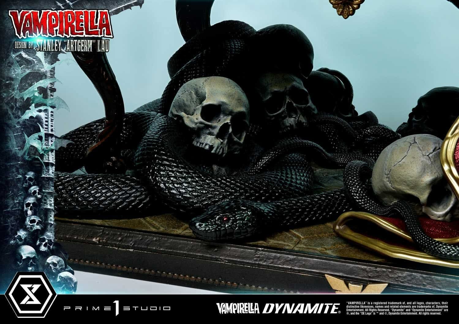 Vampirella (Design by Stanley Artgerm Lau) - Bonus Version - Vue 43