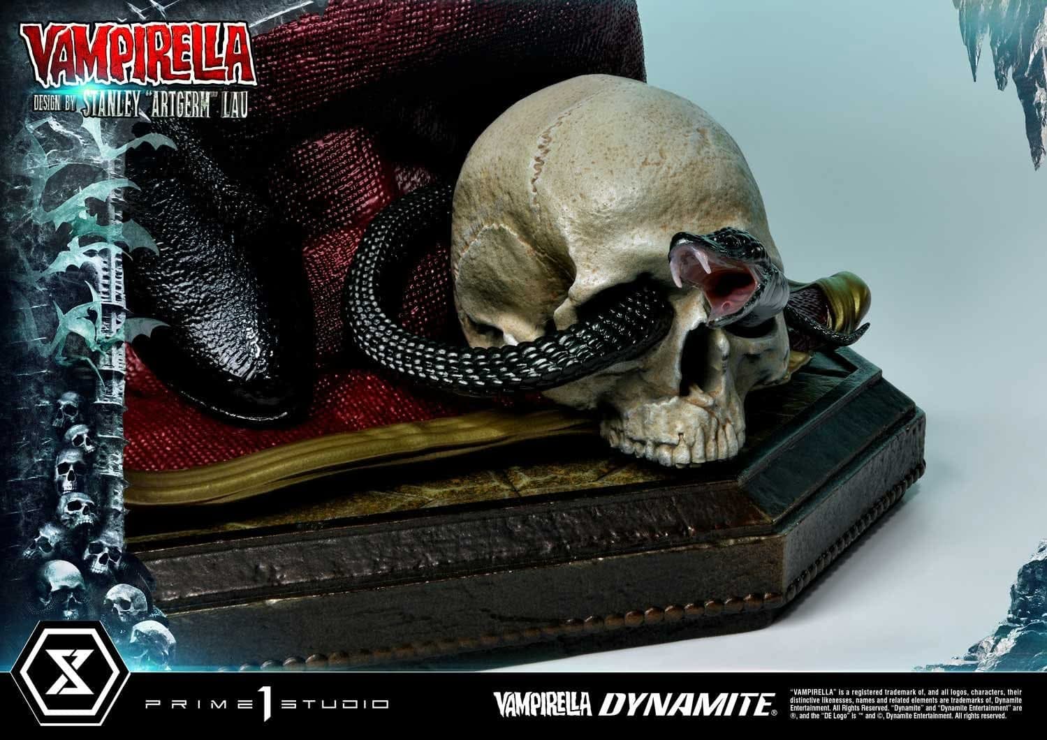 Vampirella (Design by Stanley Artgerm Lau) - Bonus Version - Vue 69