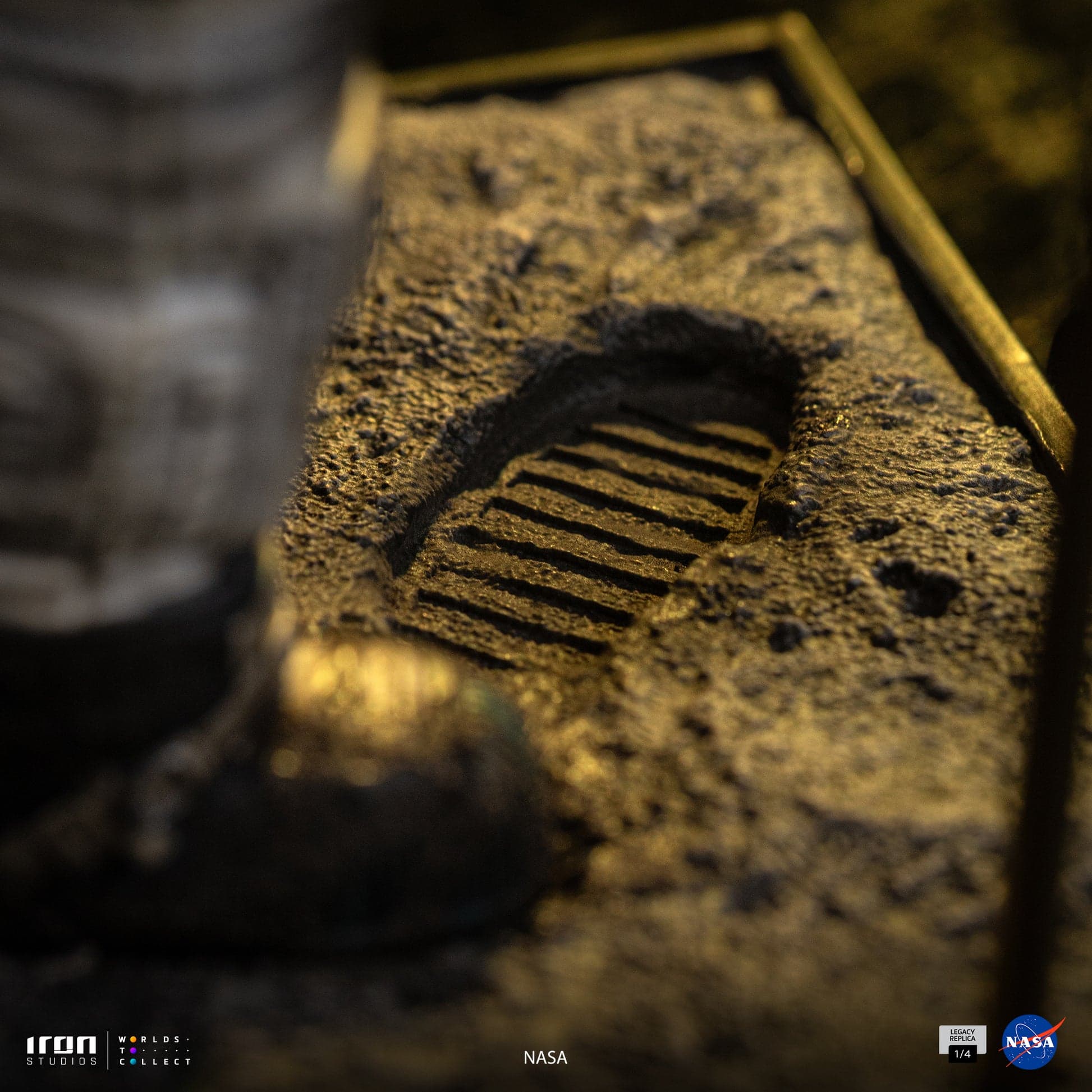 Apollo 11 Astronaut - Vue 11