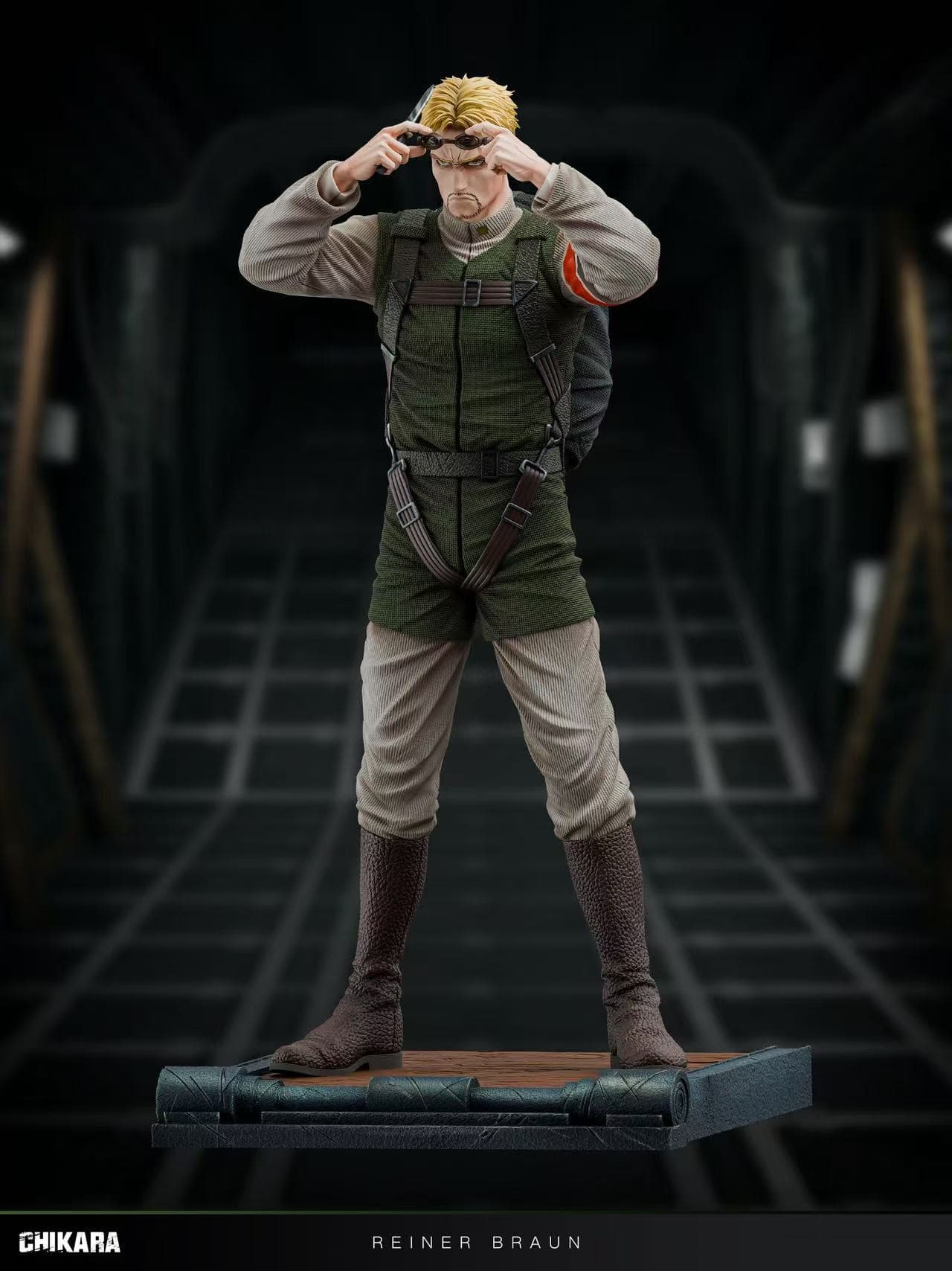 Reiner Braun en Tenue De Parachute - Vue 3