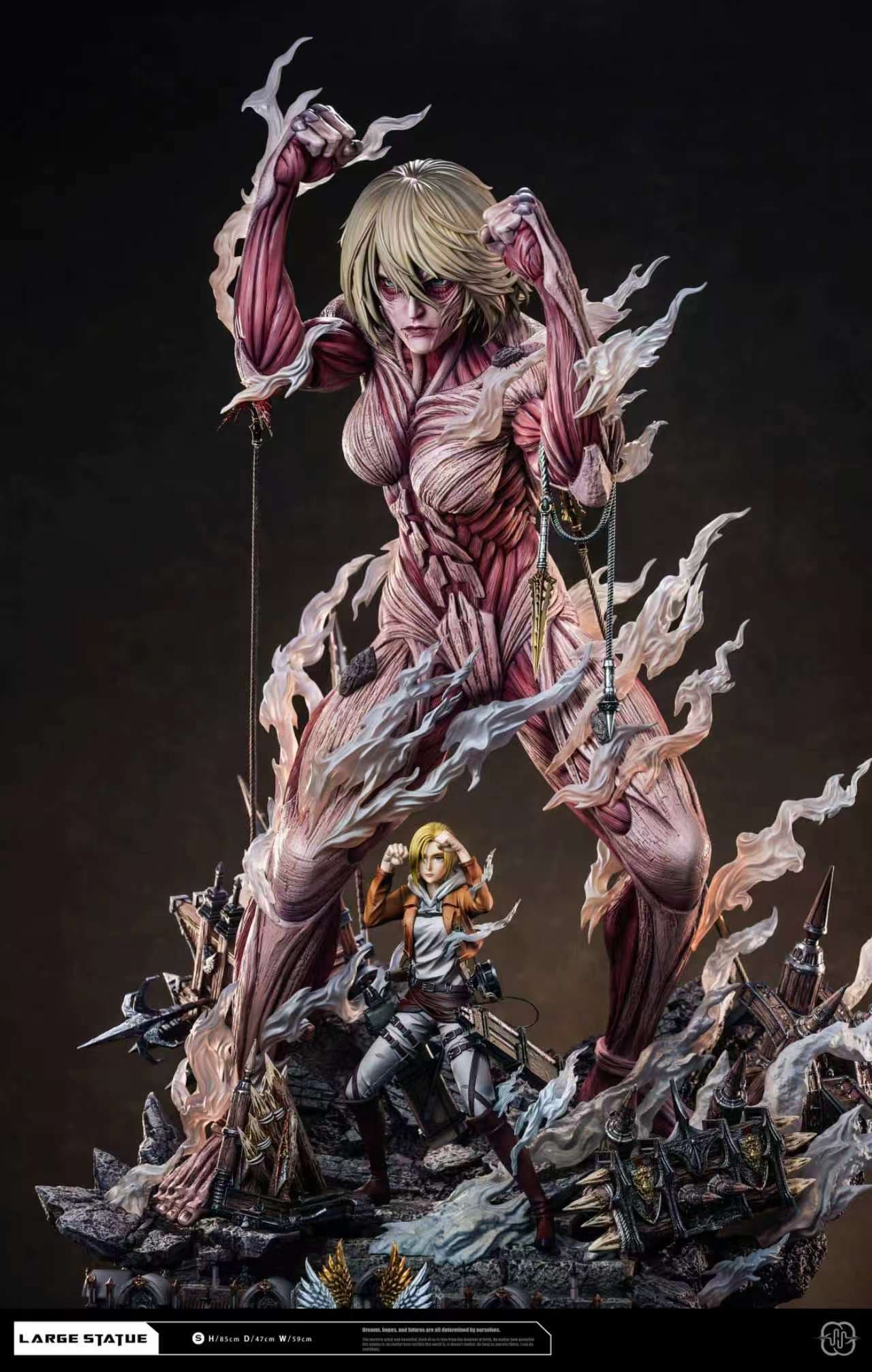 Annie Leonhart & Female Titan (Version Regular) - Vue 2