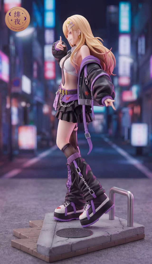 Kitagawa Marin (Version Black) - Vue 2