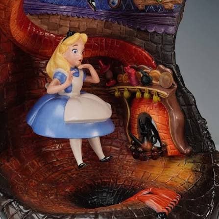 wdcc alice down the rabbit hole - Vue 4